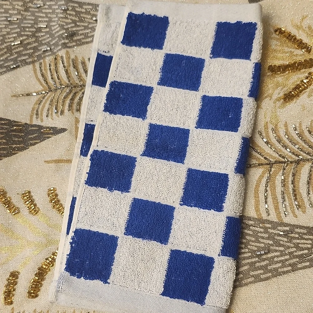 Courregs Blue and White Bath Towel Nwt Checkered